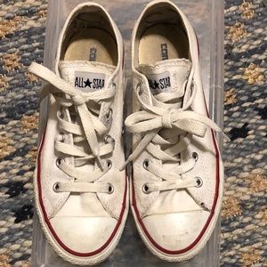 🌸White Converse low tops